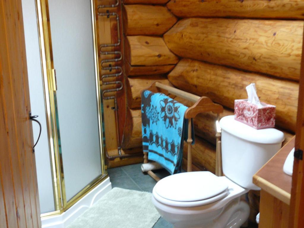 Hitching Post Resort 킬로나 객실 사진