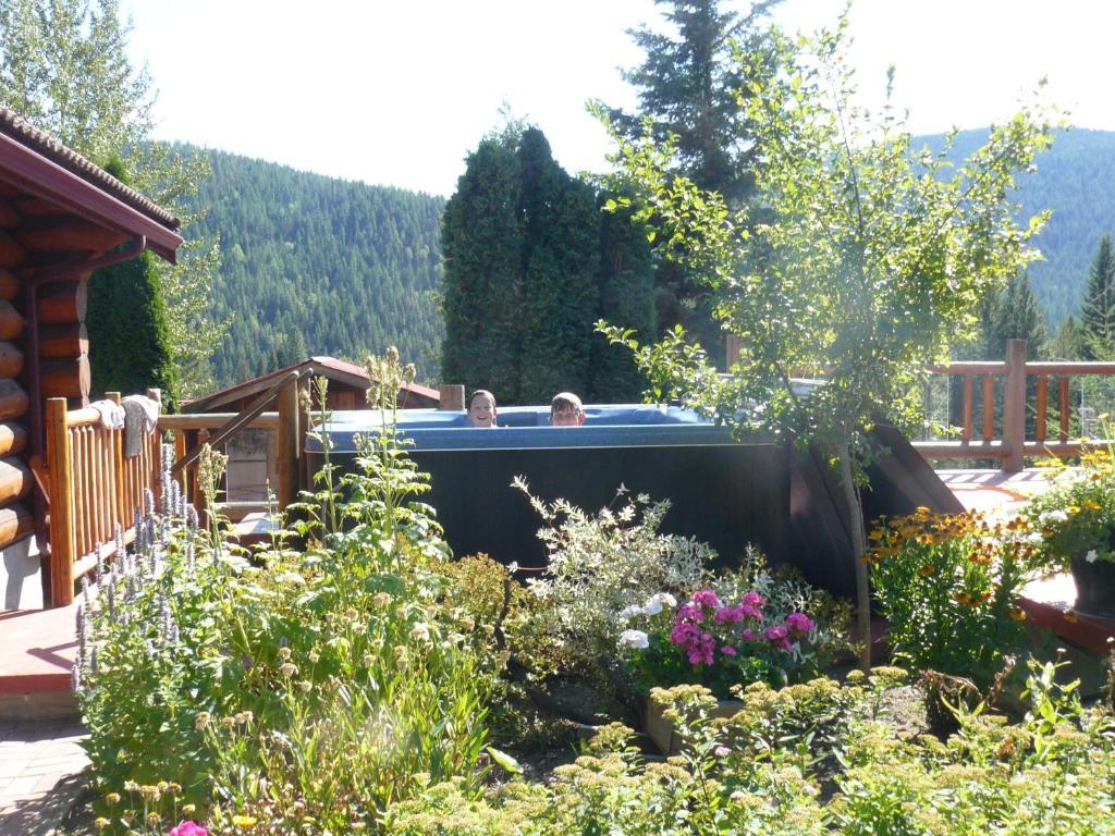 Hitching Post Resort 킬로나 외부 사진