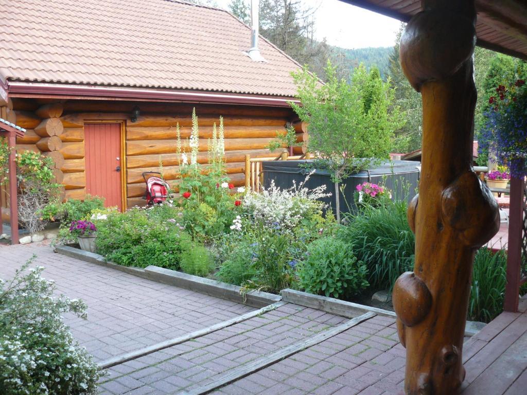 Hitching Post Resort 킬로나 객실 사진
