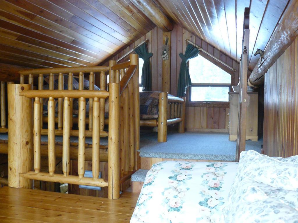 Hitching Post Resort 킬로나 객실 사진
