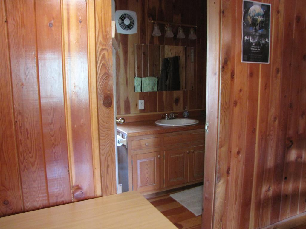 Hitching Post Resort 킬로나 외부 사진