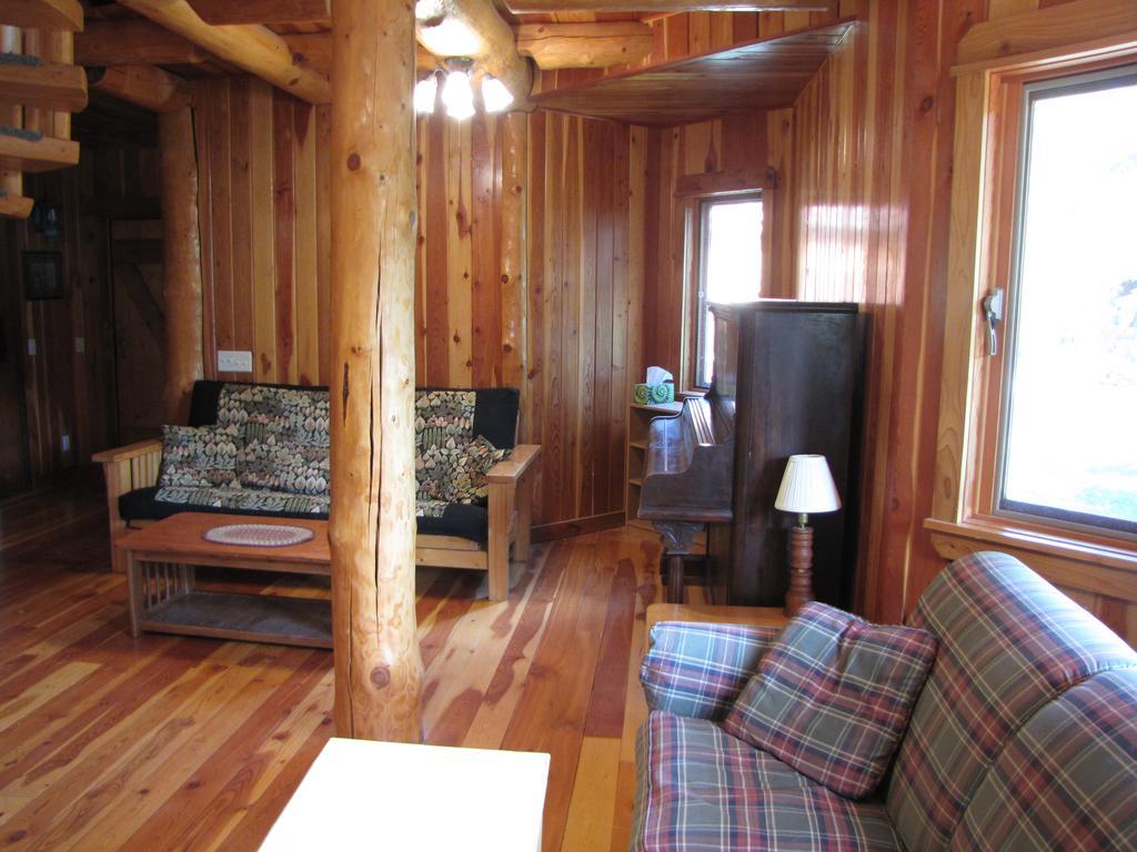Hitching Post Resort 킬로나 외부 사진